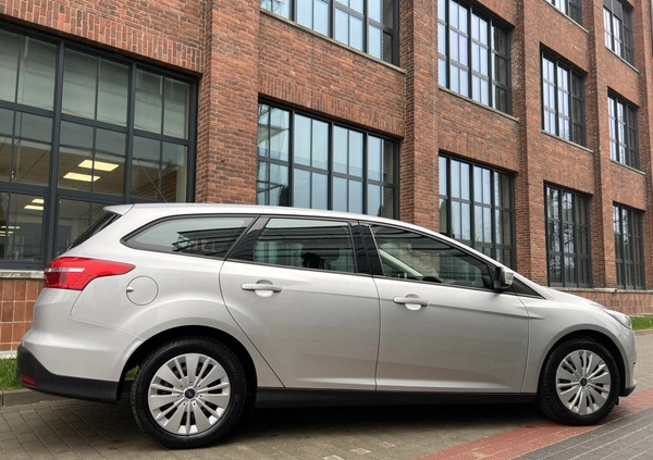 Ford Focus cena 26900 przebieg: 220000, rok produkcji 2017 z Wrocław małe 407
